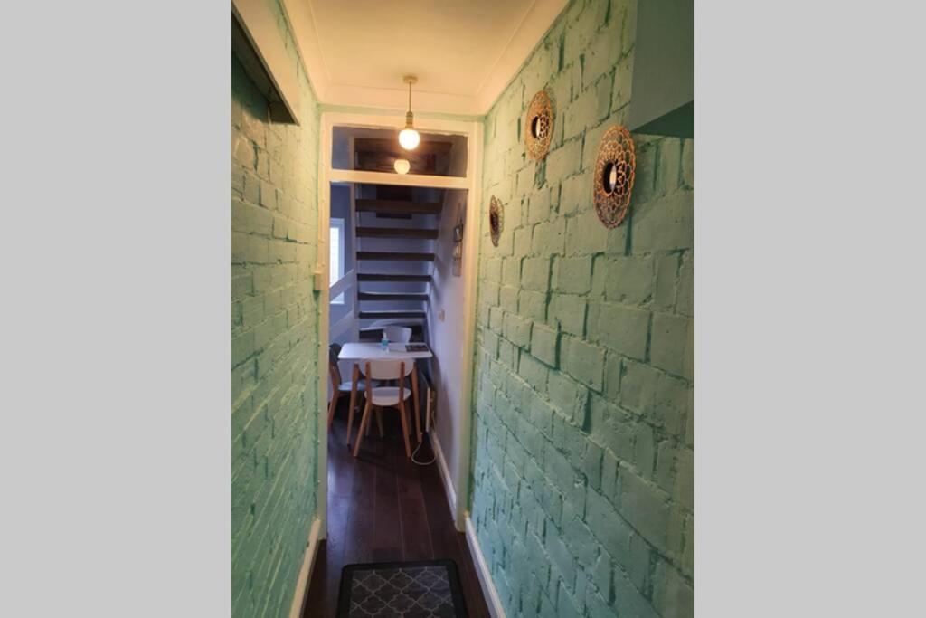 Cosy, Quirky, Comfy 'N' Chic House- Leilighet Swindon Eksteriør bilde
